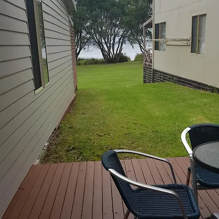 Lilacs Waterfront Villas & Cottages Albany Room photo