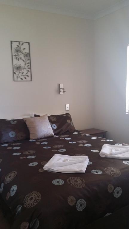 Lilacs Waterfront & Holiday park